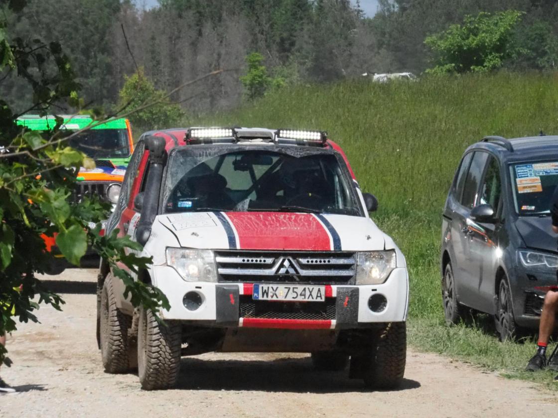 Mitsubishi Pajero 3.2d S2 8x Ohlins
