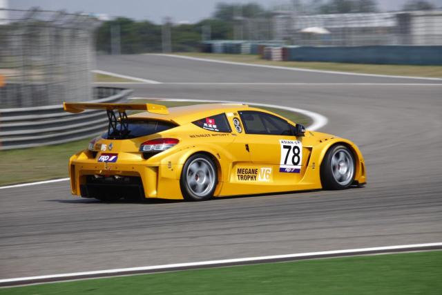 Renault Megane Trophy V6 - Image 2