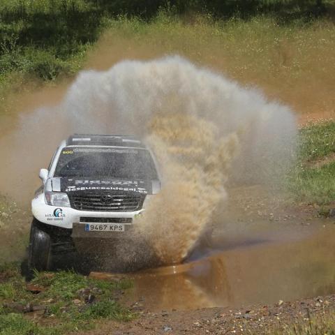 Toyota Hilux Overdrive T1 FIA - Image 2