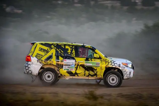 Toyota Land Cruiser VDJ200 V8 2015 T2 - Obrázek 3