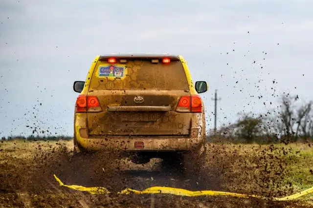 Toyota Land Cruiser VDJ200 V8 2015 T2 - Obrázek 6