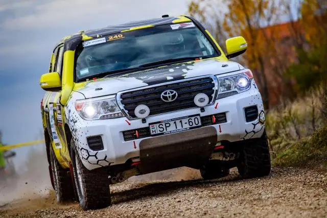 Toyota Land Cruiser VDJ200 V8 2015 T2 - Obrázek 7