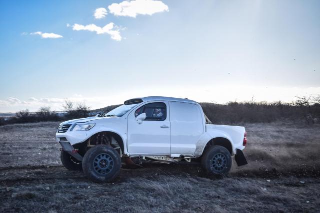 Toyota Hilux Overdrive OTB - Image 2