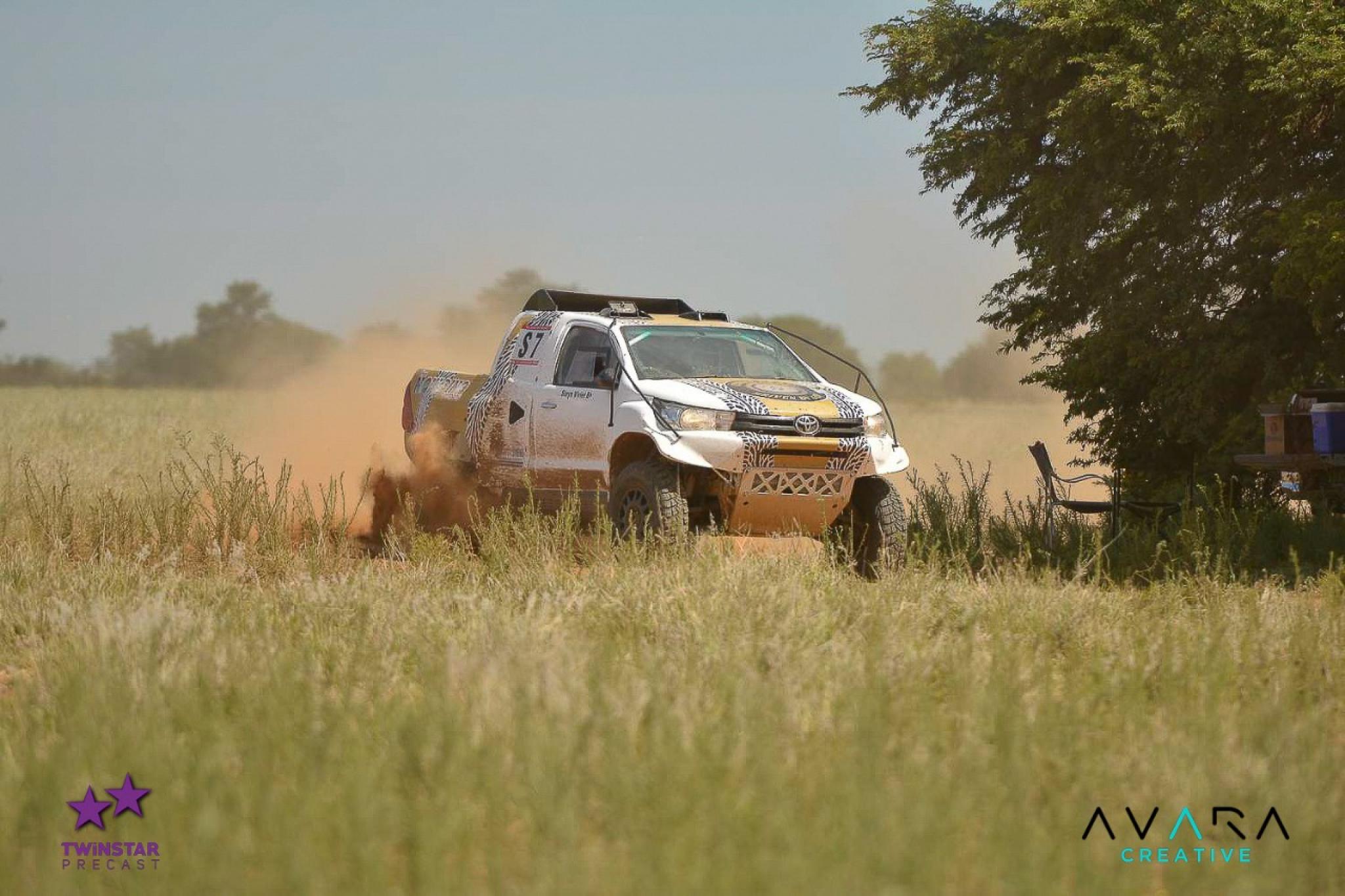 Toyota Hilux - 2