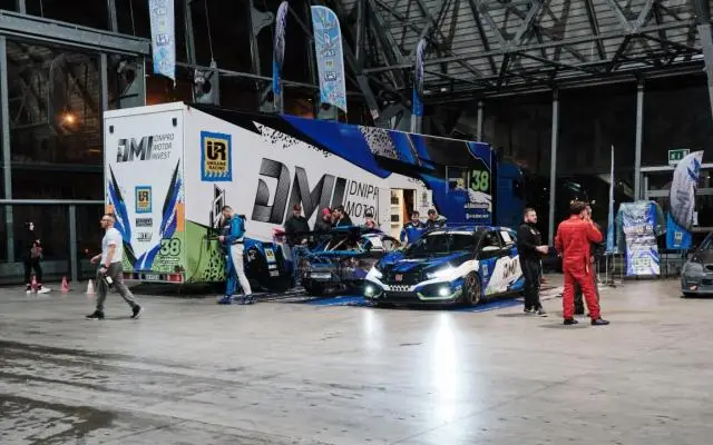 Race trailer - Image 2