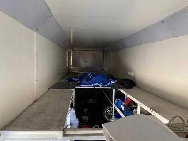 Race trailer - Image 3