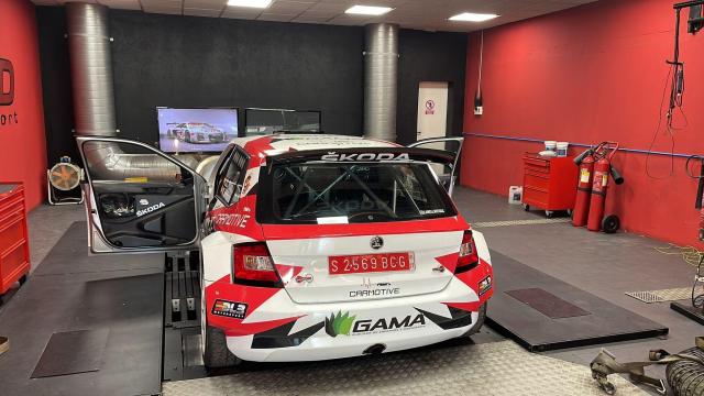 Skoda Fabia Rally2 Evo, Hyundai i20 Rally2 - Image 6