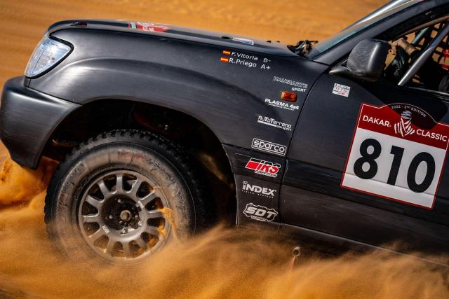 Toyota Land Cruiser HDJ100 Rally Raid/Dakar Classic - Image 4