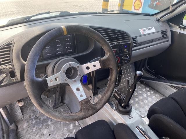 BMW E36 323i - Image 2