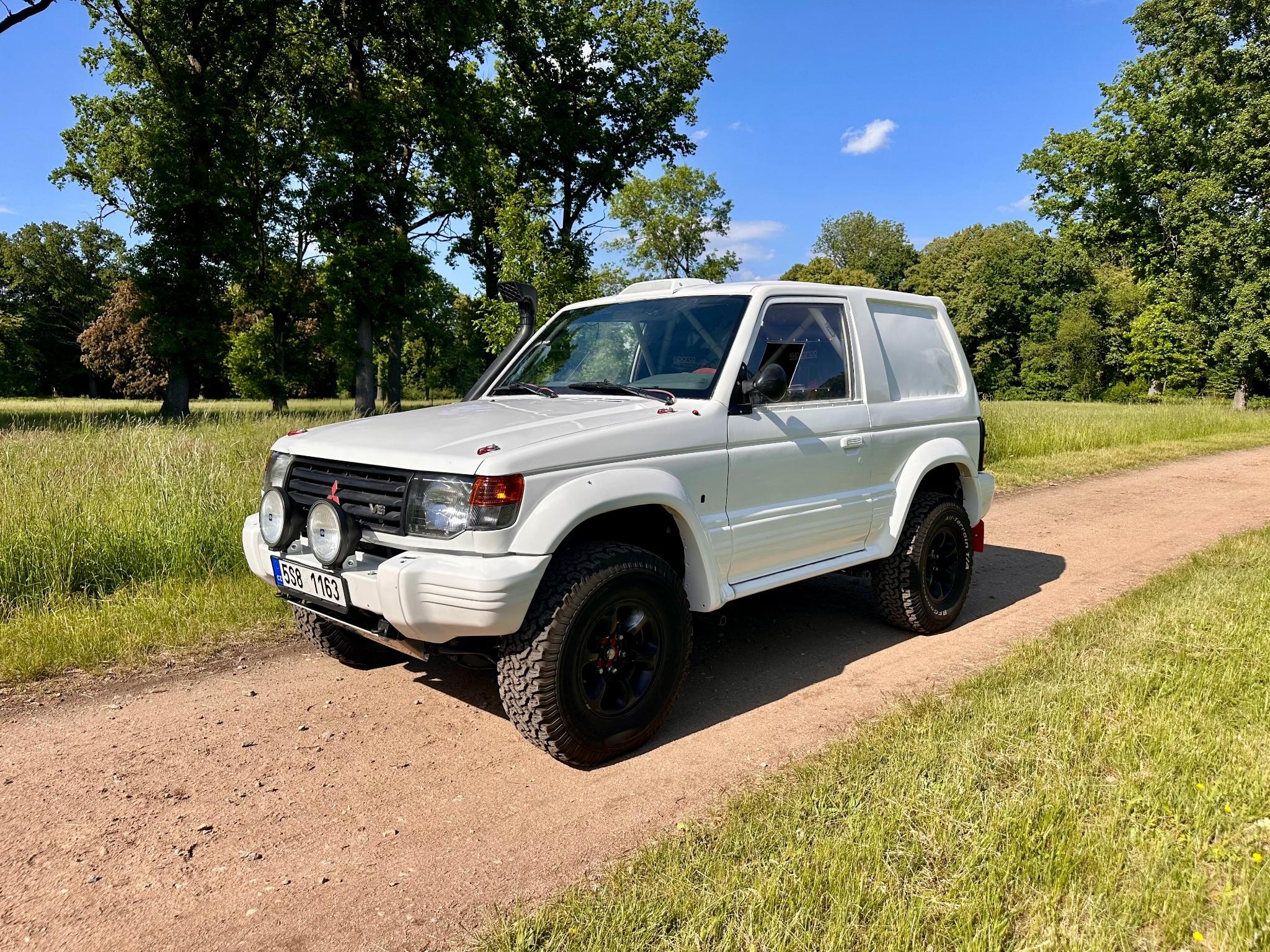 Mitsubishi PAJERO 3.5 V6 DKR Classic - 2