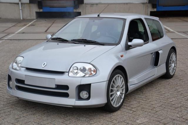 Renault Clio V6 3.0 RS Phase 1 - Image 2