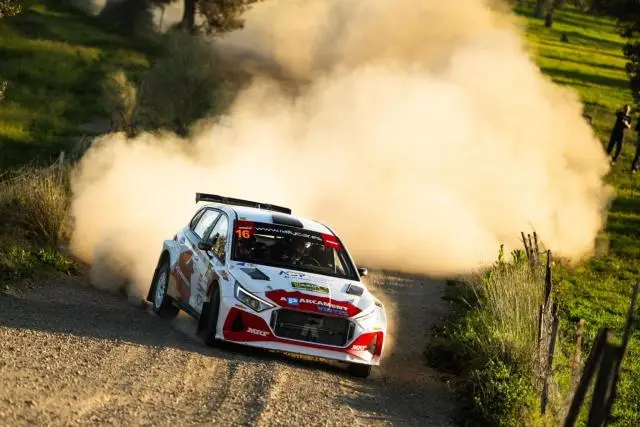 Hyundai i20N Rally2 - 2023 - Photo 4