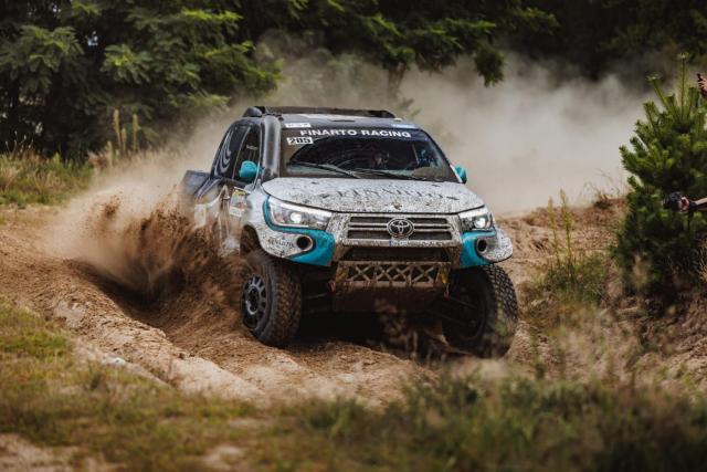 TOYOTA HILUX HIND by OVERDRIVE