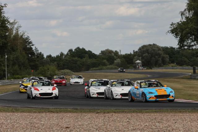 Mazda MX-5 Cup - Image 8