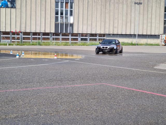 Unikátní driftovací vůz BMW - ručně postavený profesionálními driftery ve Švýcarsku (E46 | LS3) - Image 8