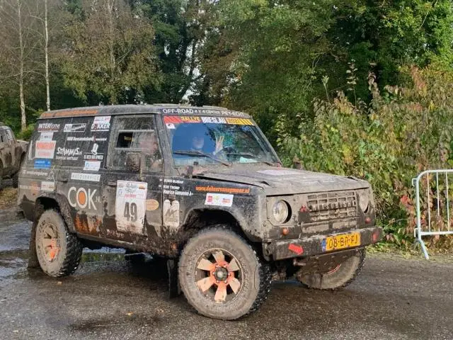 Classic Mitsubishi Pajero 3.5 V6 - Imagens 10