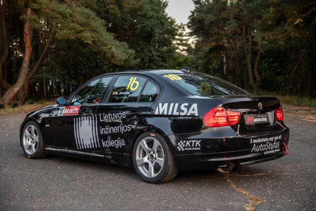 BMW 325 cup car - Image 4