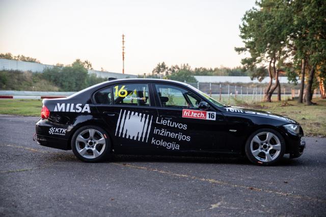 BMW 325 cup car - Image 5