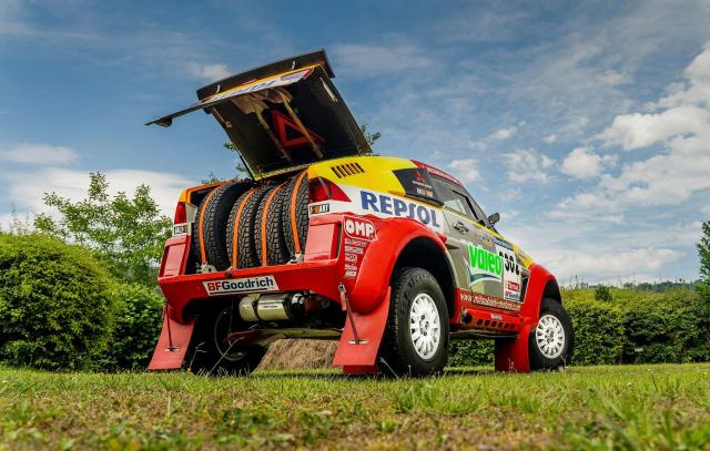 Mitsubishi Pajero Evolution MPR10 Rally Raid #MPR102 - Image 4