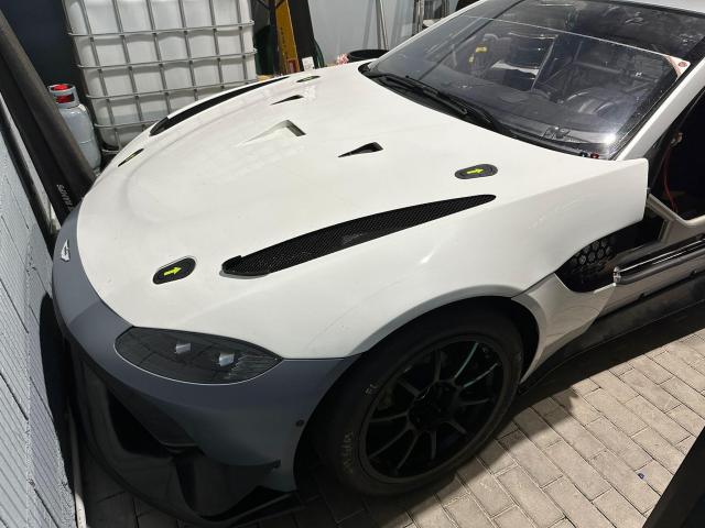 Aston Martin Vantage AMR GT4 - Image 5