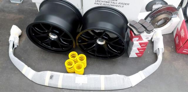 Pack Manthey Racing Spare Parts - Image 2