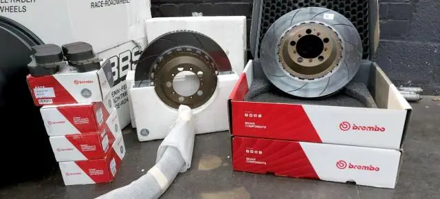 Balení náhradních dílů Manthey Racing - Obrázek 3