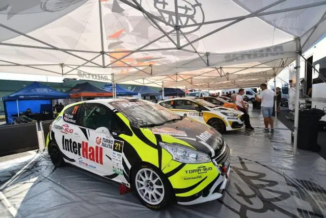 Peugeot 208 R2 - Photo 7