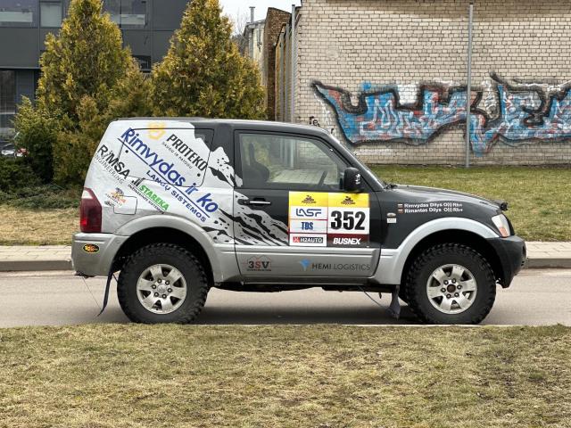 Mitsubishi Pajero - Image 4