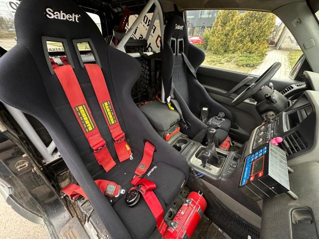 Mitsubishi Pajero - Image 7