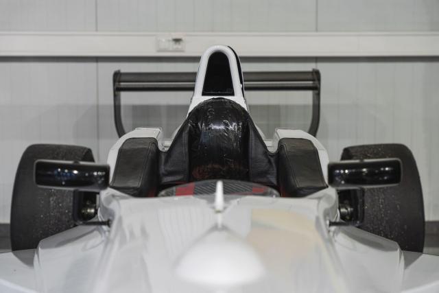 Formula Renault 2.0 paddle shift - Image 6