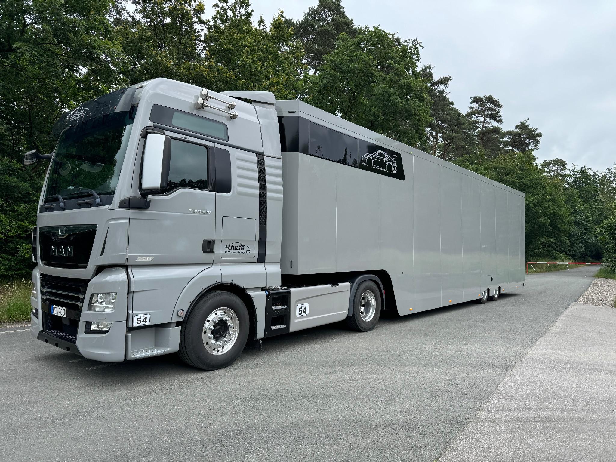 MAN 18.520 TGX con semirremolque - 1
