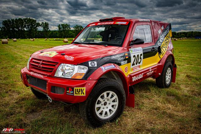 Mitsubishi Pajero III 3.2 DiD T1 Dakar Classic 2025 - Image 2