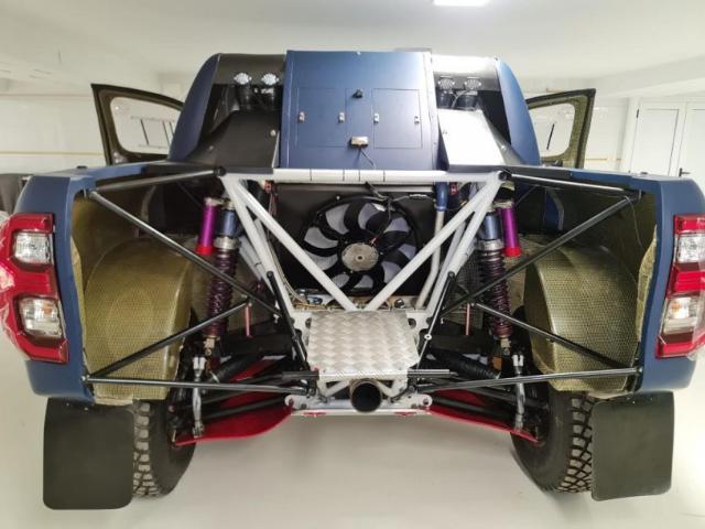Toyota Hilux IMA OVERDRIVE EX NASSER AL-ATTIYAH – CONVERTIBLE to T1+ - Image 4