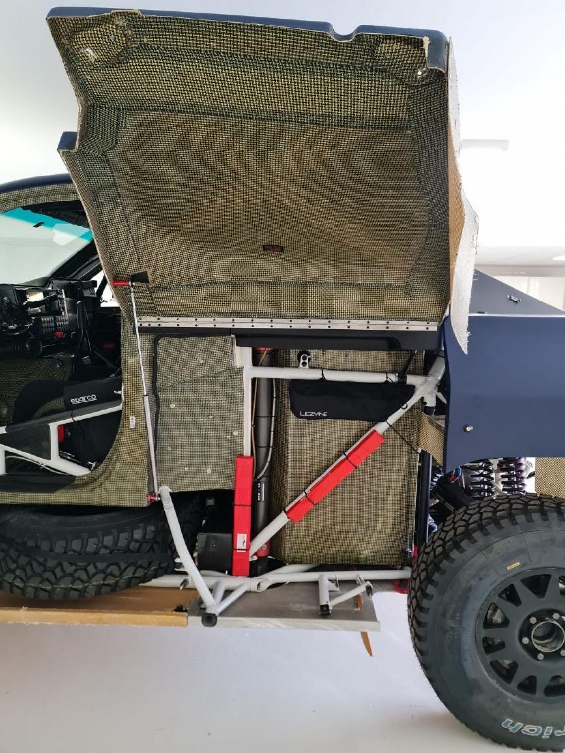 Toyota Hilux IMA OVERDRIVE EX NASSER AL-ATTIYAH – CONVERTIBLE to T1+ - 9