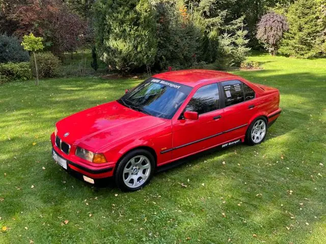 BMW e36 320i
