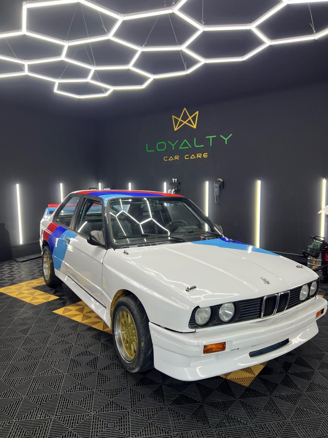 BMW e30 325i - 1