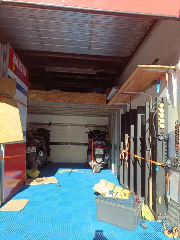 Semi trailer and truck - Image 5