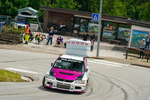 Mitsubishi Lancer Evo 9 - Image 4