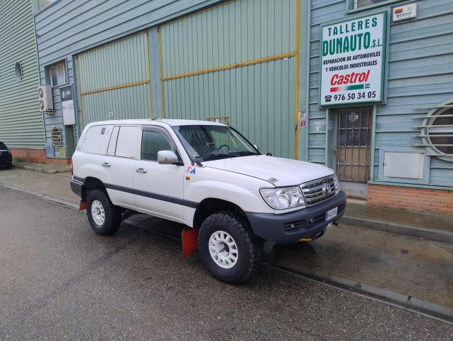 Toyota Land Cruiser HZJ 105