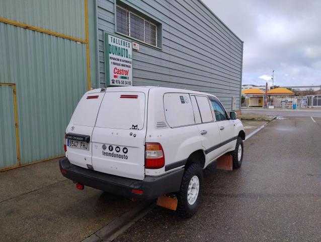 Toyota Land Cruiser HZJ 105 - Image 2