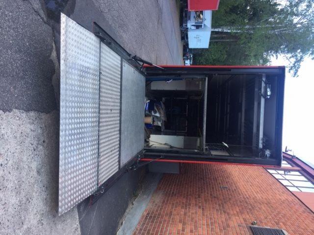 Přívěs Westfalia Doubledeck 2005 pro dva závodní vozy - Image 5