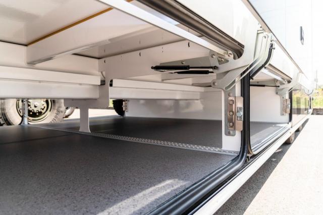 A6 JUNG RACE-SHUTTLE GT4 FLATBED SLIDE-OUT - Kuva 6