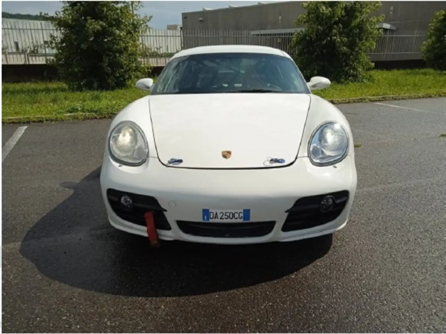 Porsche Cayman S - Image 2