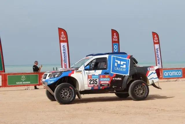 Red-Lined Nissan Navara VK50 - Image 2