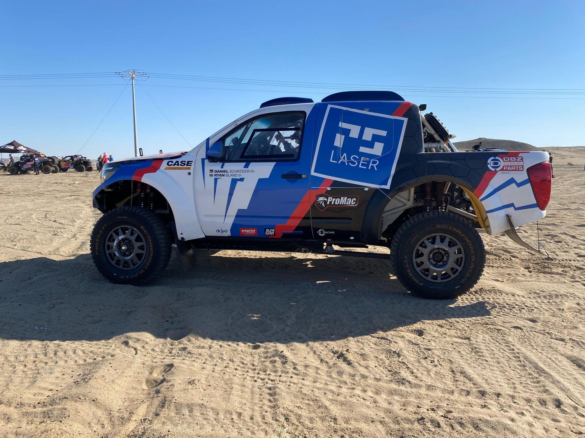 Red-Lined Nissan Navara VK50 - 4