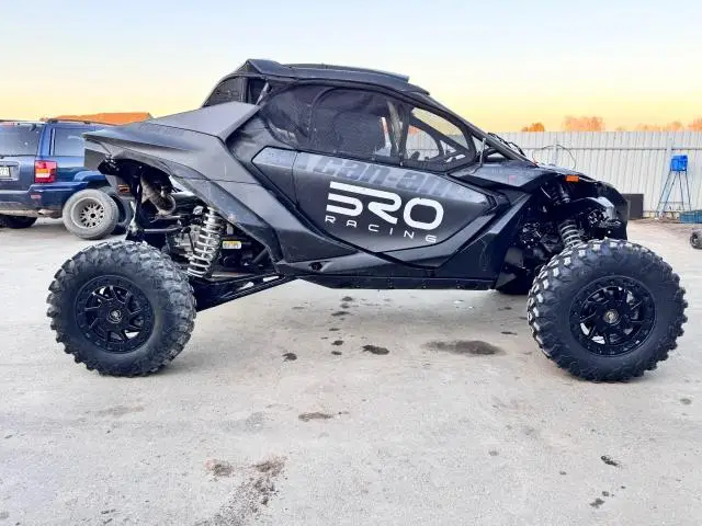 Can-Am Maverick R