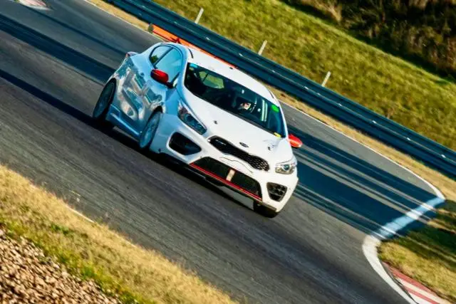 Kia Pro Ceed - εργοστασιακό αυτοκίνητο αγώνων - Εικόνα 5