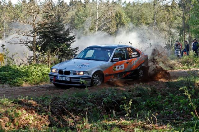 BMW 323ti 1998