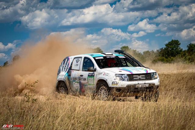 Dacia Duster Series 1 – 1,5 dCi rallyraidové auto s dogboxem - Image 3