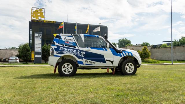 Mitsubishi Pajero T2 - Image 2